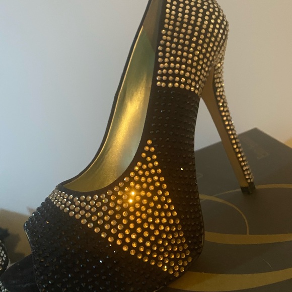 Enzo Angiolini size 8 peep toe heels - Picture 4 of 9